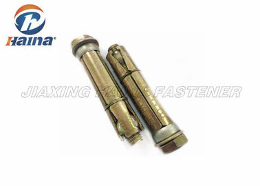 Quatre boulon galvanisé jaune résistant de l'acier au carbone Gr.4.8 de Shell M10 de morceau